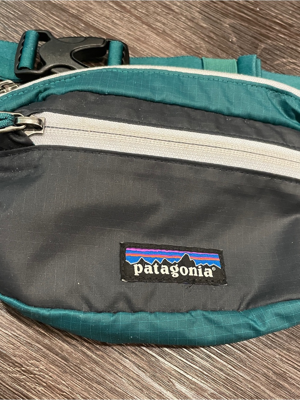 Patagonia Teal Ultralight Black Hole Hip Pack - Picture 2 of 5